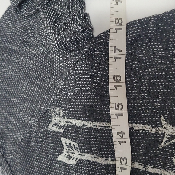 LILI WHITE GRAY ARROW PRINT TOP LONG SLEEVE CROP T SHIRT SIZE S MADE IN USA. - Picture 11 of 15
